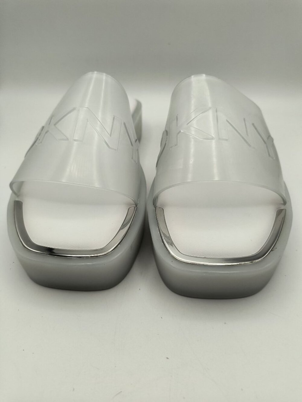 DKNY White Slide Sandals With Silver Toe Accents - Womens Size 9M
